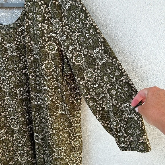 NY Collection Woman Green Tunic Asymmetrical Hem Detail Size 1X Plus - Picture 2 of 6